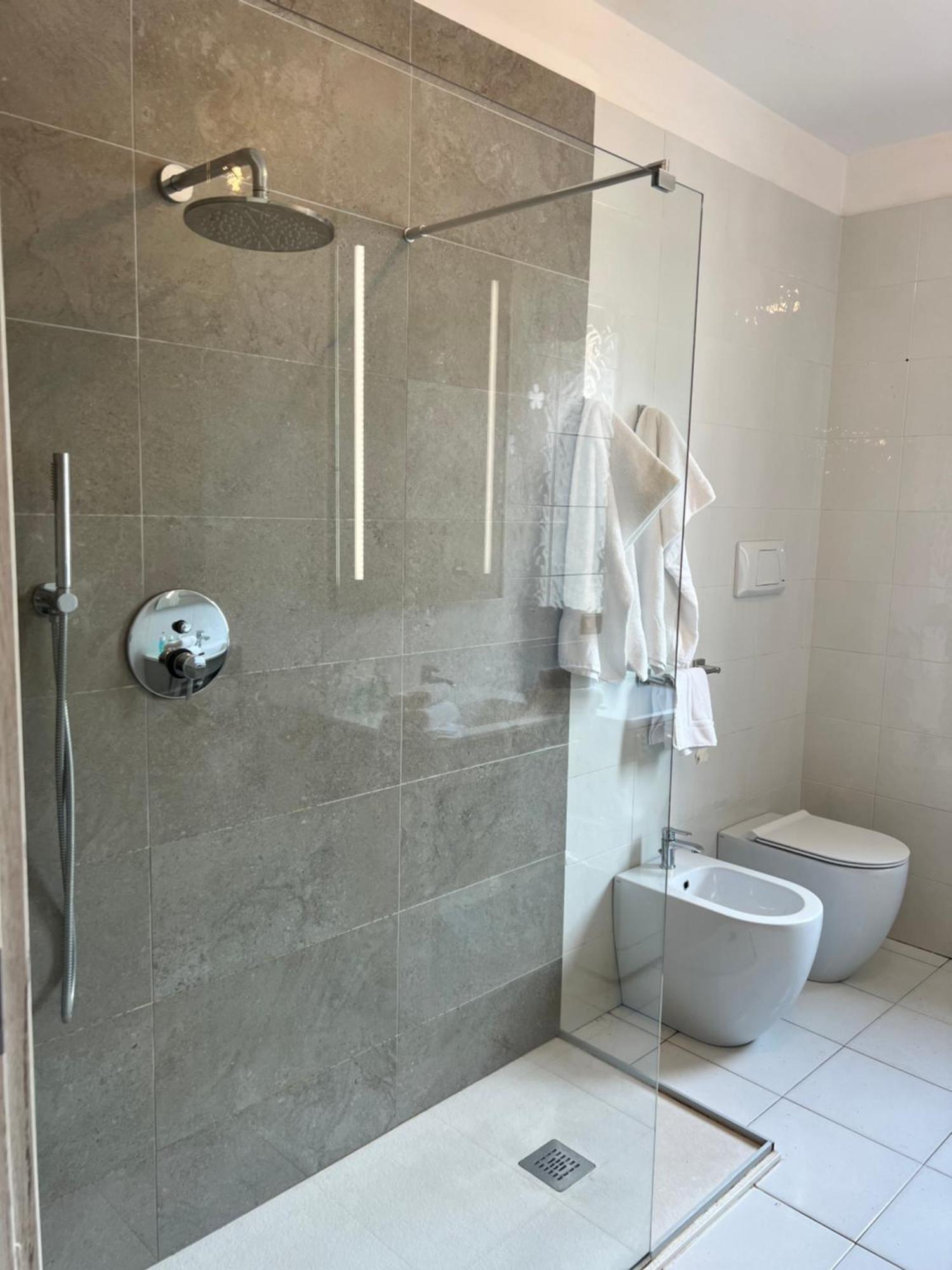 5 Viale Fano Apartment Rimini Dış mekan fotoğraf